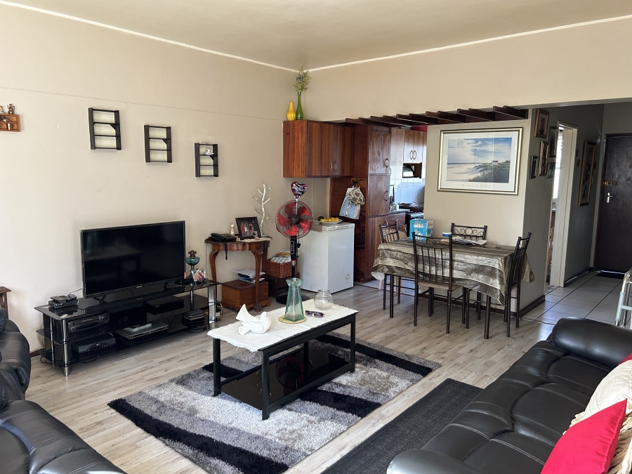 2 Bedroom Property for Sale in Loumar Western Cape